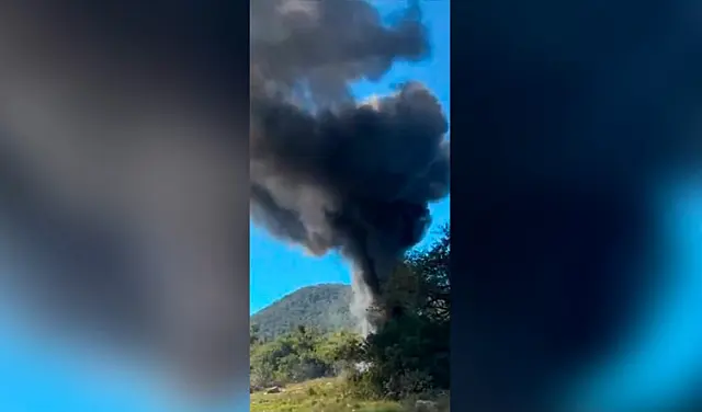 Bombeiros combatem incêndio em pneus descartados na Estrada da Bocaina