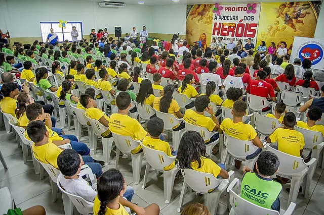 Estudante da rede pública vence projeto por tentar salvar vida do avô