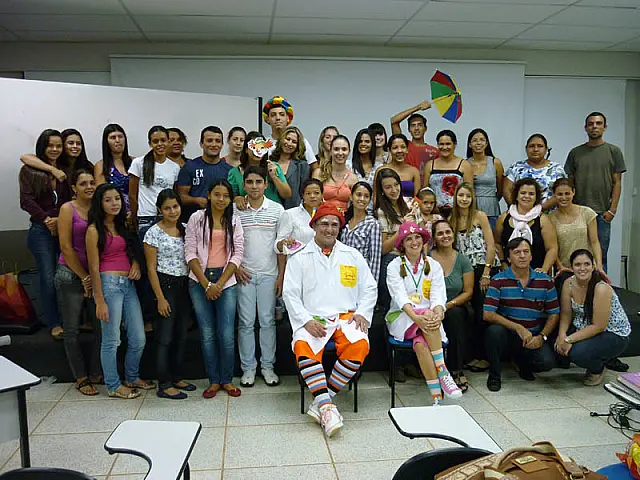 Acadêmico aquidauanense leva alegria aos hospitais de Dourados