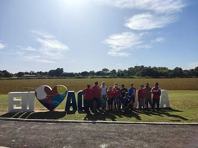 Alunos da APAE de Anastácio visitam Lagoa Comprida