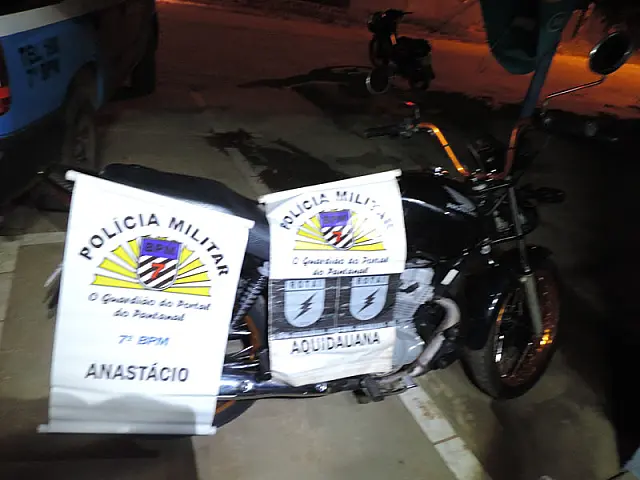 Megaoperação da PM prende dois por direção perigosa e apreende moto roubada