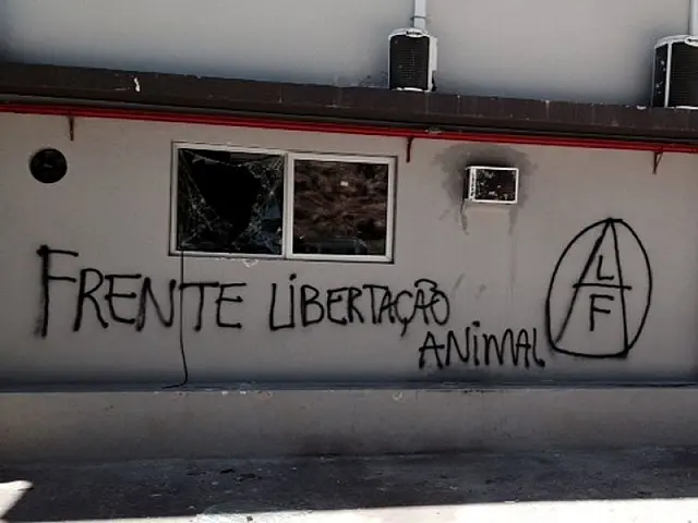 Ativistas fazem nova invasão ao Instituto Royal e soltam roedores