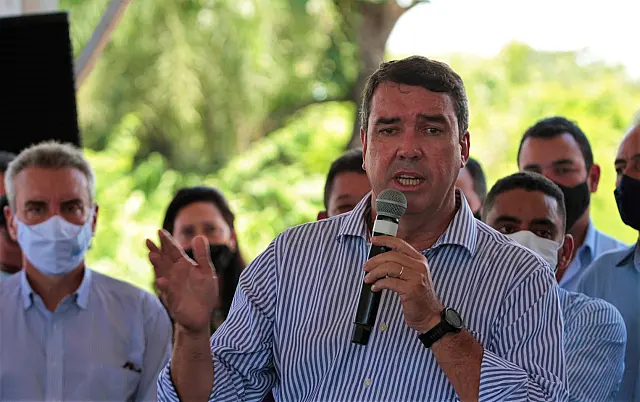 Riedel comemora energia em propriedades de Aquidauana e outras 5 cidades