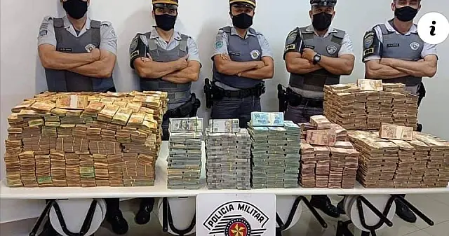 Policiais apreendem caminhão de MS carregando R$ 11 milhões em espécie