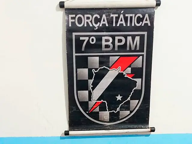 Força Tática apreende drogas perto de borracharia em Aquidauana.