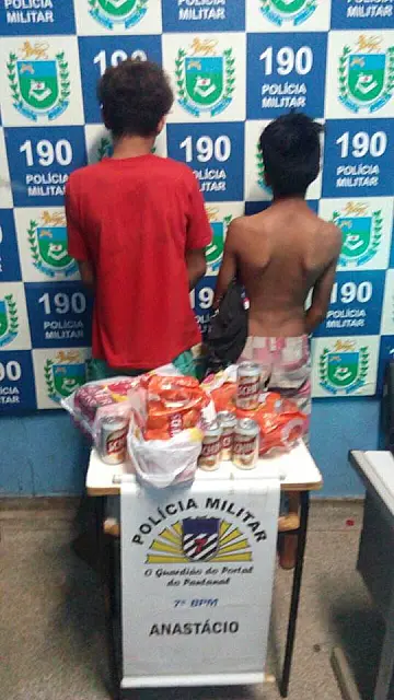 Adolescentes são apreendidos após furtarem cerveja de supermercado