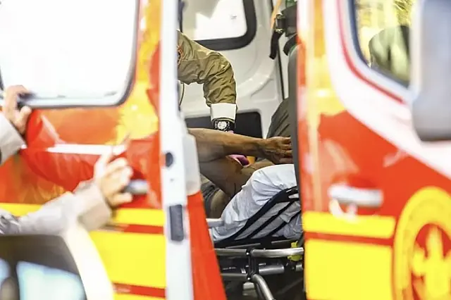Briga por causa de terreno termina com homem de 76 anos baleado