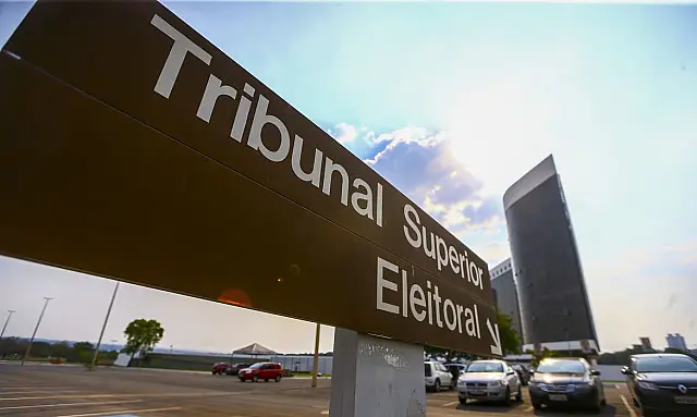 Justiça Eleitoral recebe 1,3 mil denúncias de propaganda irregular