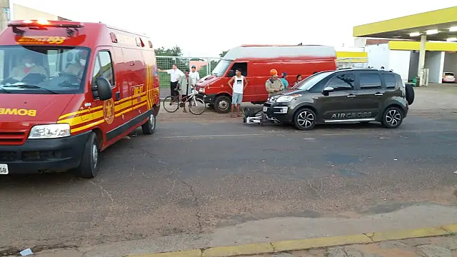 Ciclista se envolve em acidente com carro na avenida da integração