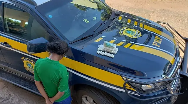 PRF apreende 1kg de cocaína escodida no corpo de passageira de táxi