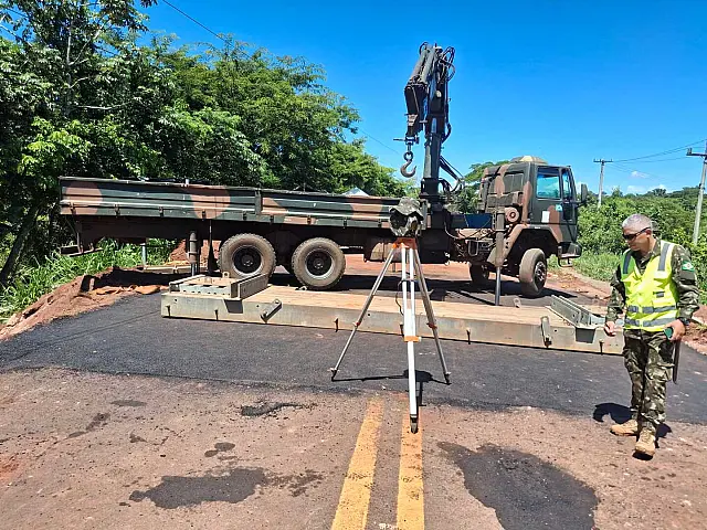 Exército inicia montagem de ponte provisória sobre o Rio do Peixe em Rio Negro