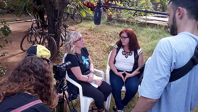 Astrid Fontenelle, apresentadora da Globo, visita Anastácio e grava matéria