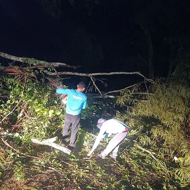 Passagem de acesso a Camisão está liberada após passagem de temporal