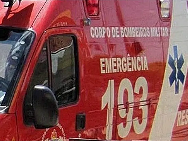 Mulher tem surto psicótico e tenta se jogar de sacada de hotel