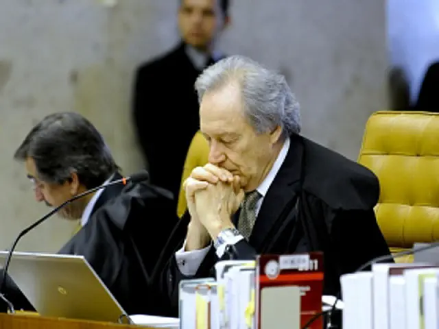 Mensalão - Revisor inocenta João Paulo do crime de lavagem de dinheiro