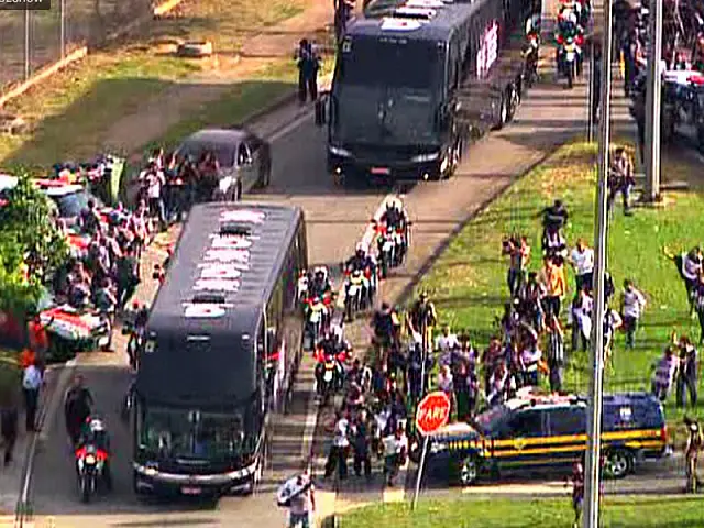 Avião com delegação do Corinthians pousa em Cumbica