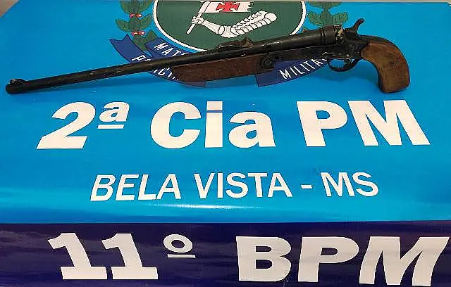 Homem de 32 anos é preso por agredir ex-mulher e por posse irregular de arma de fogo