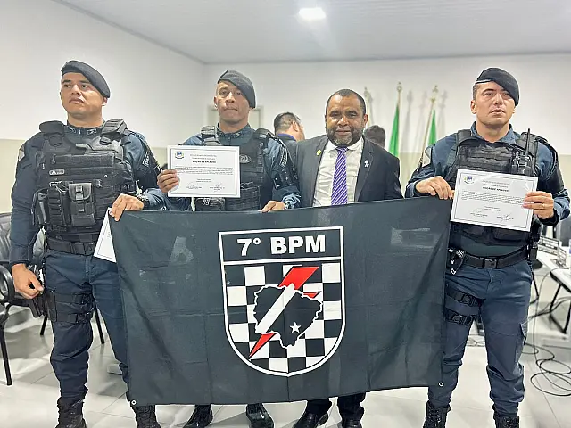 PMs são homenageados com Moção de Aplauso