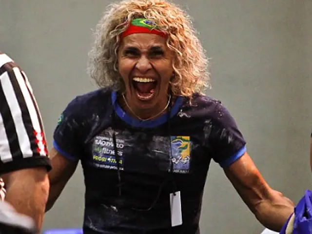 Professora "doidona" de MS vence mundial de braço de ferro