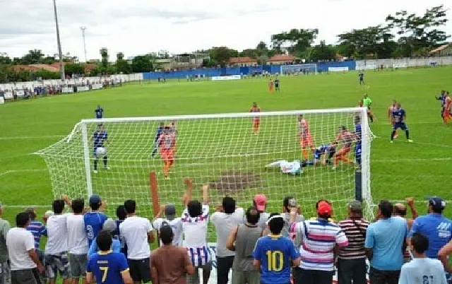 Naviraiense arranca empate com o Azulão e vai às semifinais