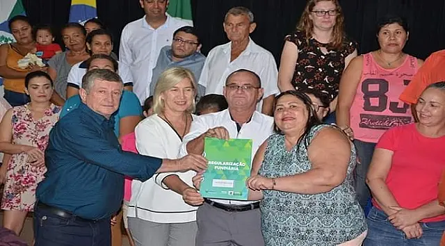 Habitação avança regularização fundiária e entrega 1,9 mil títulos em MS