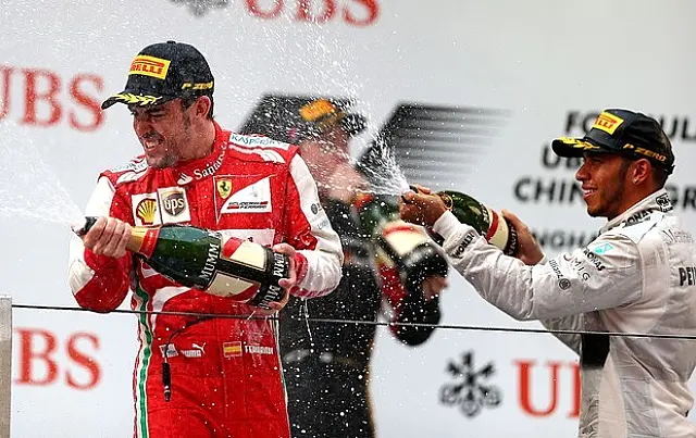 Alonso vence a primeira do ano e Massa fica em sexto na China