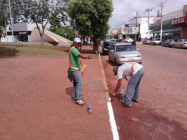 Núcleo de Trânsito revitaliza sinalização da região central de Aquidauana