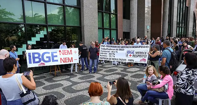 Funcionários do IBGE fazem paralisação de 24 horas