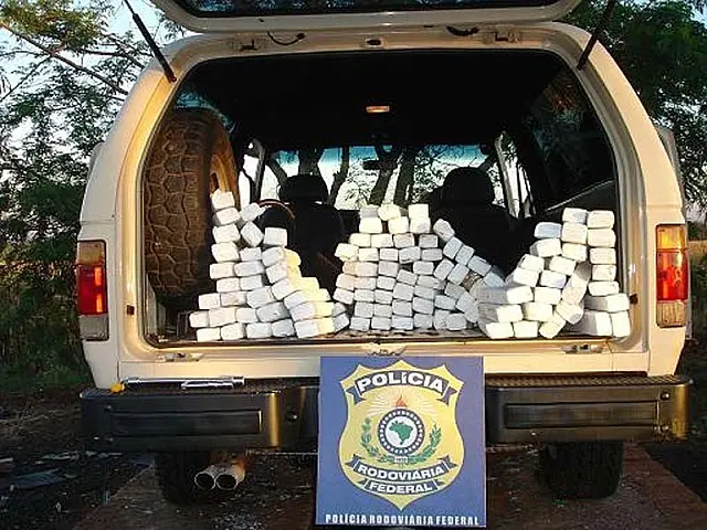 PRF apreende 151 quilos de maconha na BR-463