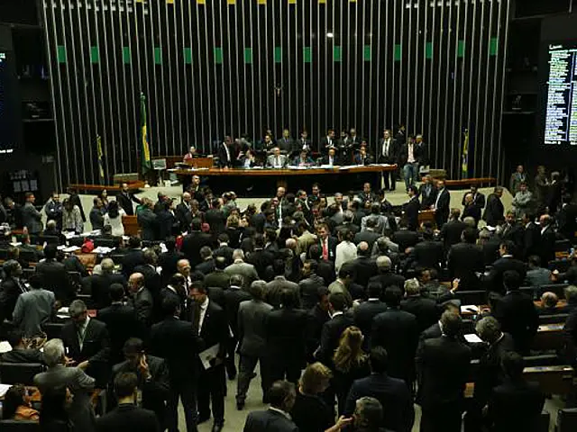Congresso aprova projeto que altera meta fiscal de 2016