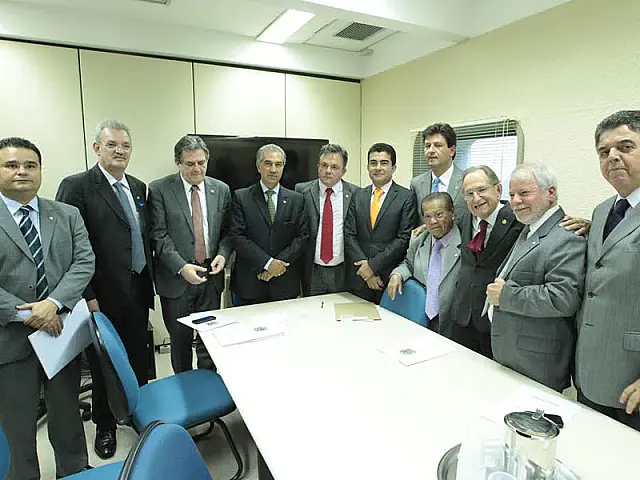 Reinaldo pede a deputados e senadores prioridade para saúde e infraestrutura