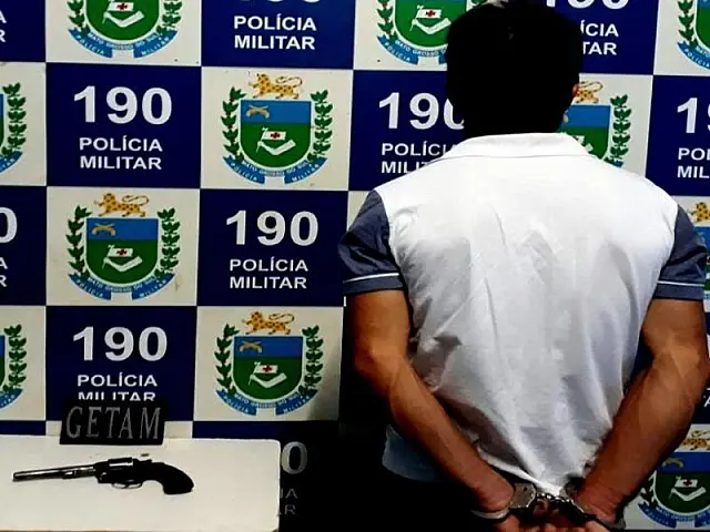 Homem é preso com revólver na cintura na Vila Paraíso, em Aquidauana