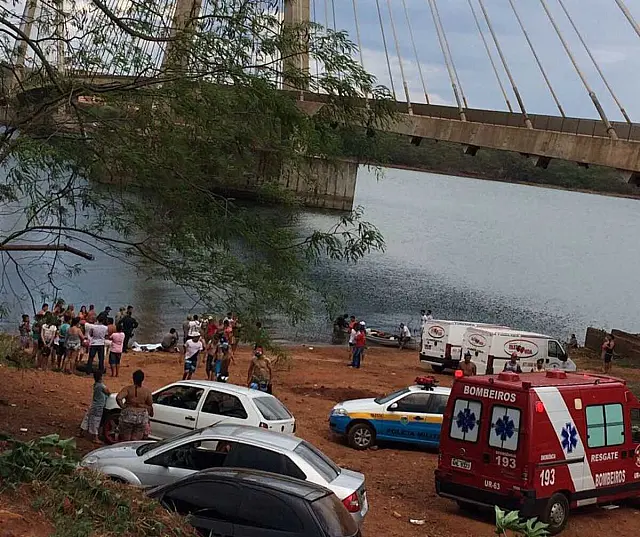 Sogro e genro morrem afogados em rio