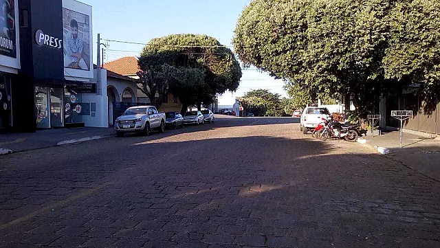 Homem pula portão e furta loja no Centro de Aquidauana