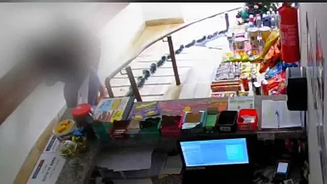 Adolescente liberado da UNEI esfaqueia e roubar recepcionista de hotel