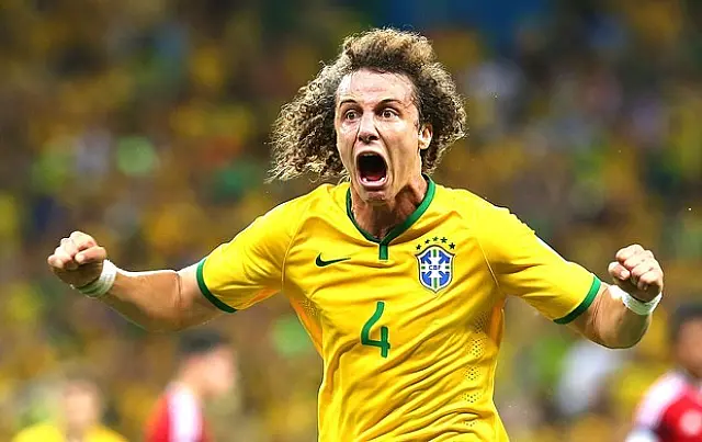 Brasil vence Colômbia, avança, mas lamenta lesão de Neymar