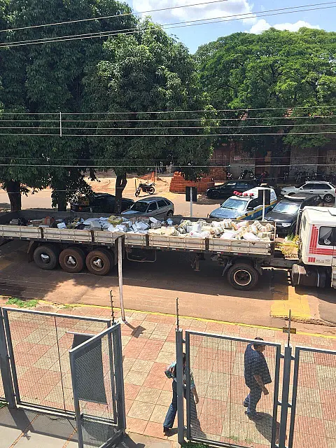 PF e PM apreendem quatro toneladas de maconha