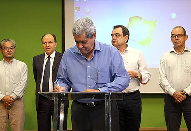 Governador assina decretos alusivos à gestão ambiental e promove a regularização de imóveis rurais