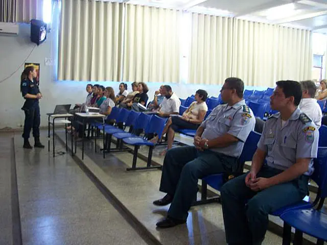 7º BPM realiza reunião sobre policiamento escolar