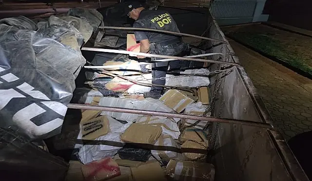 DOF apreende carreta carregada com mais de 3 toneladas de maconha
