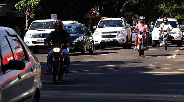Licenciamento de veículos com placas final 3 vence nesta quinta-feira
