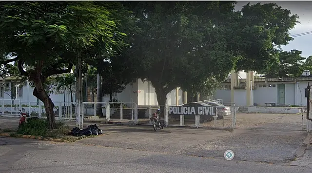 Mulher se defende com chave de fenda em briga com namorado