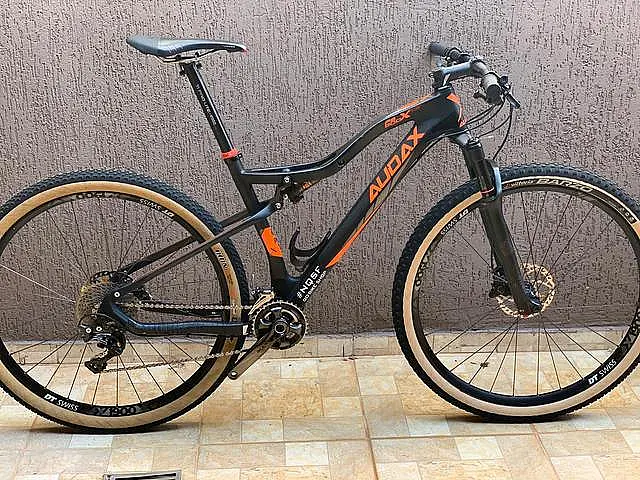 Homem furta bicicleta de R$40 mil e tenta vender por R$50