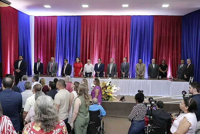 Sessão Solene homenageia personalidades pelos 60 anos do município