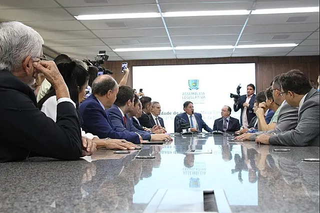 Retorno dos trabalhos legislativos da ALEMS é marcado pela posse da Mesa Diretora