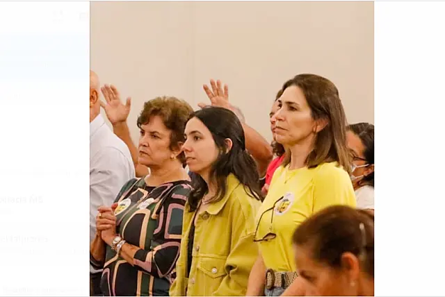 Mônica Riedel celebra 45 anos de MS com visita à paróquia de Perpétuo Socorro