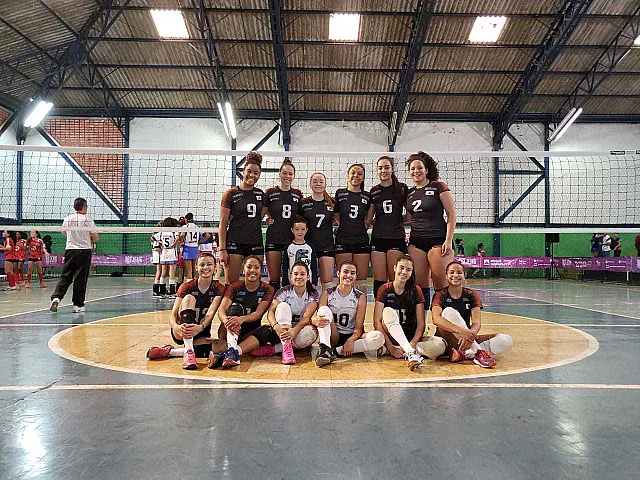 Dedicação e apoio da família levam Karolina para um dos melhores times de vôlei do País