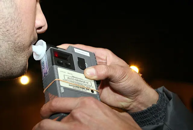 Motorista é preso por dirigir embriagado e fazer manobras perigosa no centro de Jardim