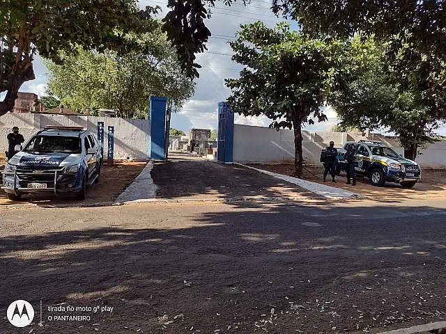Enterro de tenente que morreu de covid é marcado por homenagens de militares em Aquidauana