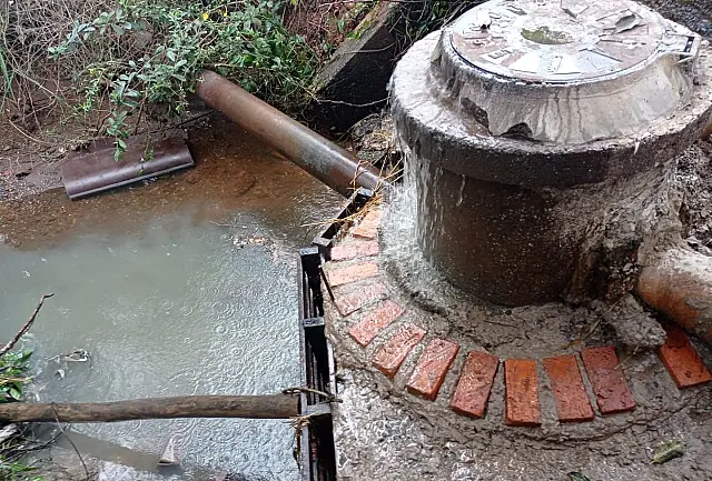 PMA de Jardim autua empresa em R$ 35 mil por jogar esgoto em área de preservação permanente